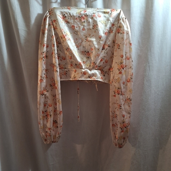 Cider Tops - Cider floral blouse open back size small